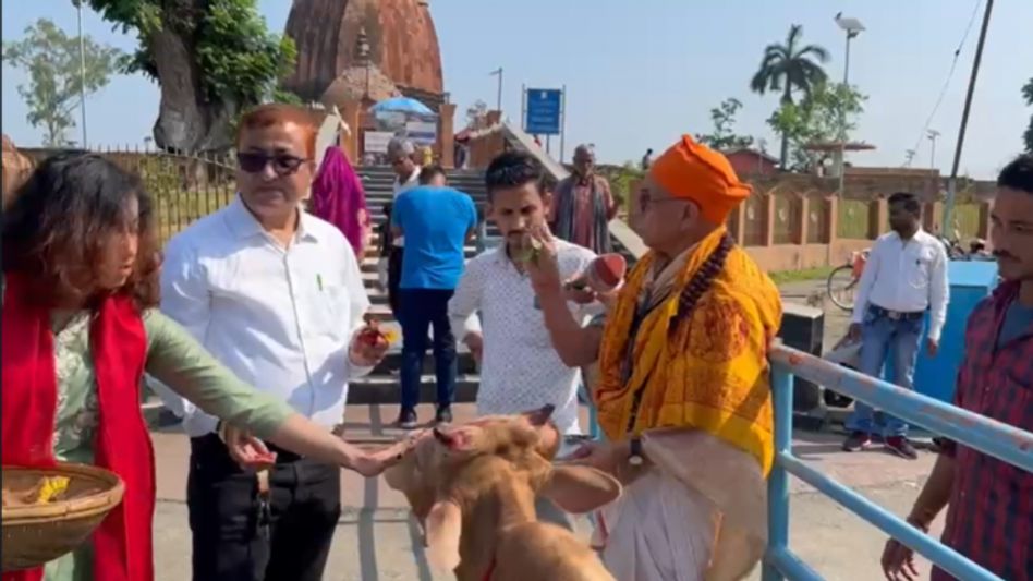 Muslim man in Assam donates cow to Shiva Dol in Sivasagar Muslim man in Assam donates cow to Shiva Dol in Sivasagar