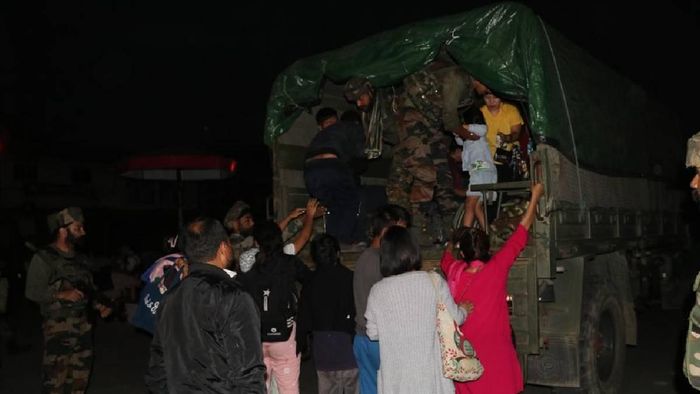 Manipur: Churachandpur district administration facilitates safe passage of people from relief camps