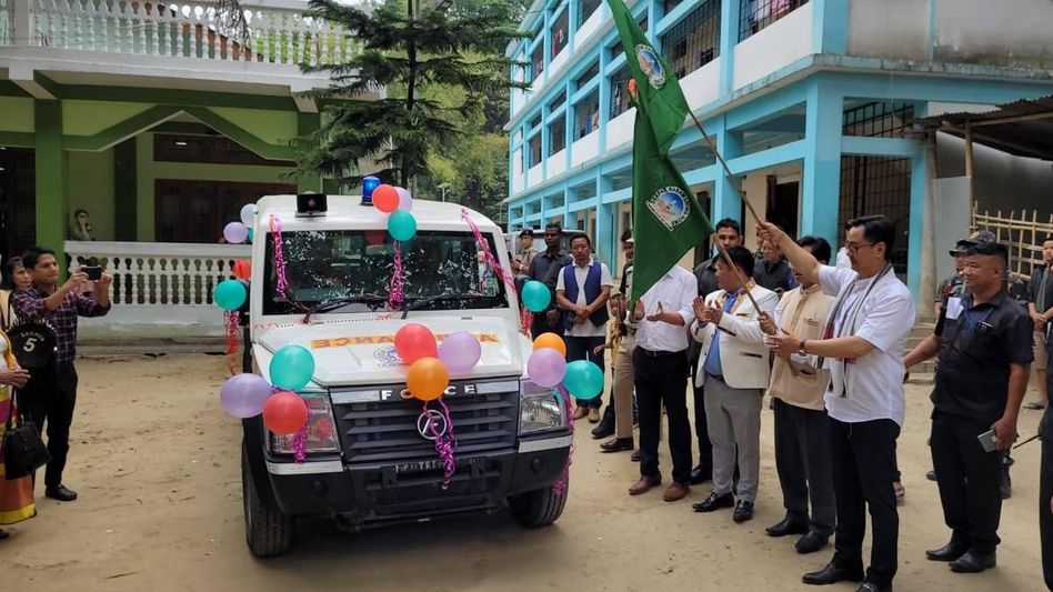 Arunachal: Union Minister Kiren Rijiju donates ambulance and pledges support for Deepak Nabam Living Home in Itanagar Arunachal: Union Minister Kiren Rijiju donates ambulance and pledges support for Deepak Nabam Living Home in Itanagar