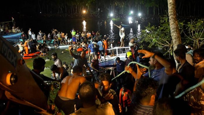 Boat capsizes in Kerala