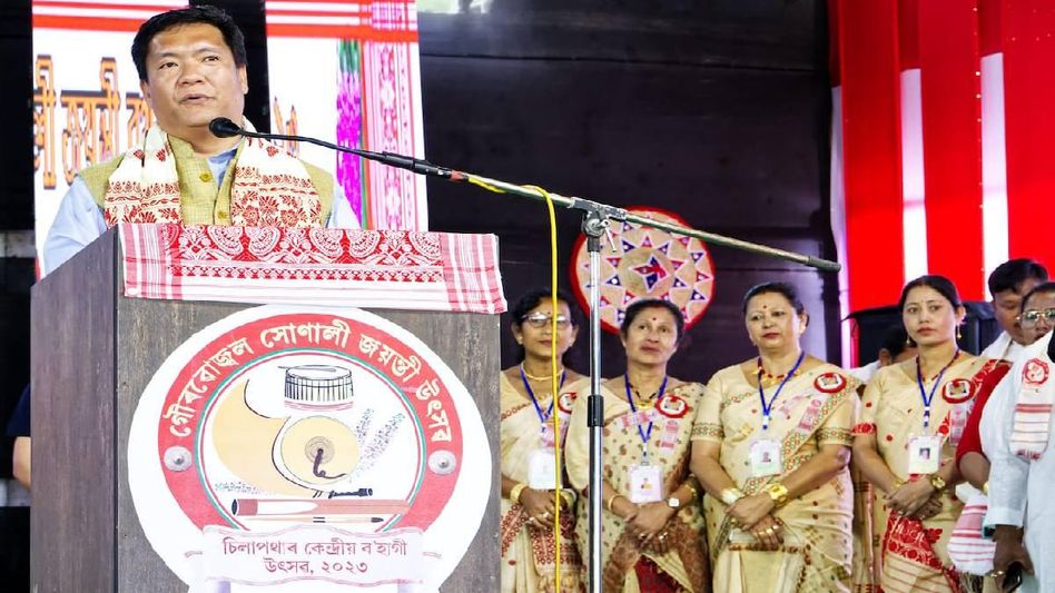 Arunachal CM urges people residing along Assam border to resolve disputes only through dialogue Arunachal CM urges people residing along Assam border to resolve disputes only through dialogue