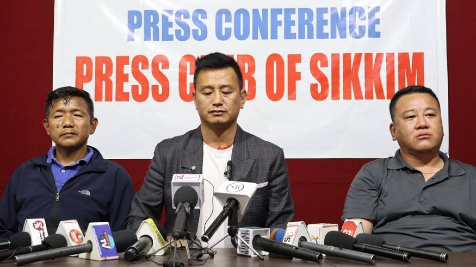 Hamro Sikkim Party President Bhaichung Bhutia exposes dismal state of rural health sector in the state Hamro Sikkim Party President Bhaichung Bhutia exposes dismal state of rural health sector in the state