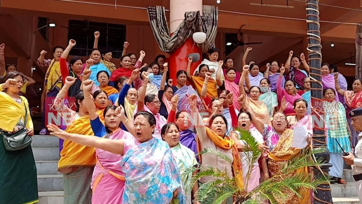 Manipur: Ima Market women vendor stages sit in protest