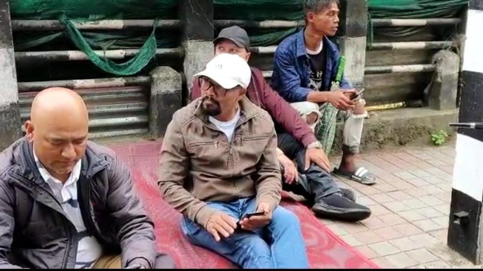 Meghalaya: VPP chief launches indefinite strike in front of Secretariat in demand to review reservation policy Meghalaya: VPP chief launches indefinite strike in front of Secretariat in demand to review reservation policy