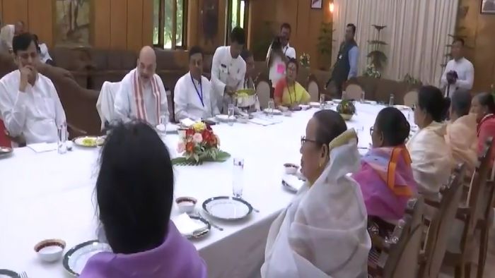 Amit Shah meets 'Imas' in Imphal over breakfast