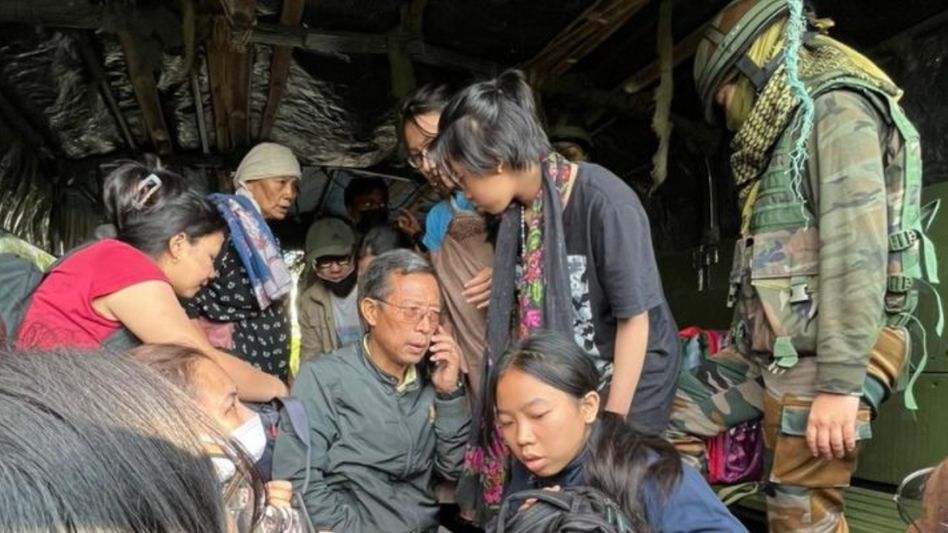 Over 2,000 people from Manipur flee to Mizoram Over 2,000 people from Manipur flee to Mizoram