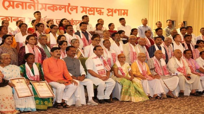 Assam CM with Loktantra Senanis