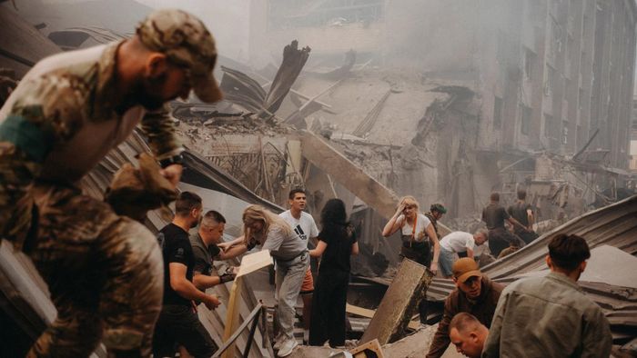 At least 4 dead and 42 injured after Russian missiles hit restaurant and village in Ukraine