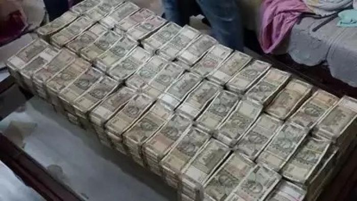 Odisha: Vigilance wing seizes Rs 3 crore during raids at state administrative officer’s multiple residences