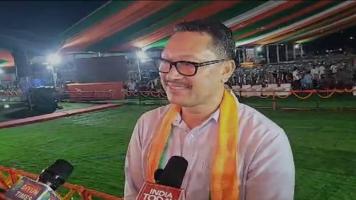 An MLA interacting with media over JP Nadda's visit