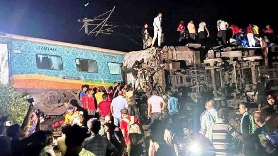 Coromandel Express Derailment: Death toll rises to 233, over 900 injured Coromandel Express Derailment: Death toll rises to 233, over 900 injured