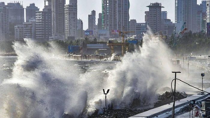 Waves hitting the shores (Pic credit: PTI)
