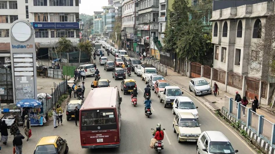 Meghalaya: Shillong implements odd-even rule for buses and taxis in busy commercial areas Meghalaya: Shillong implements odd-even rule for buses and taxis in busy commercial areas