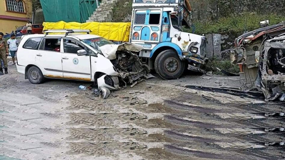 Sikkim: Major accident in the capital city, 7 injured Sikkim: Major accident in the capital city, 7 injured