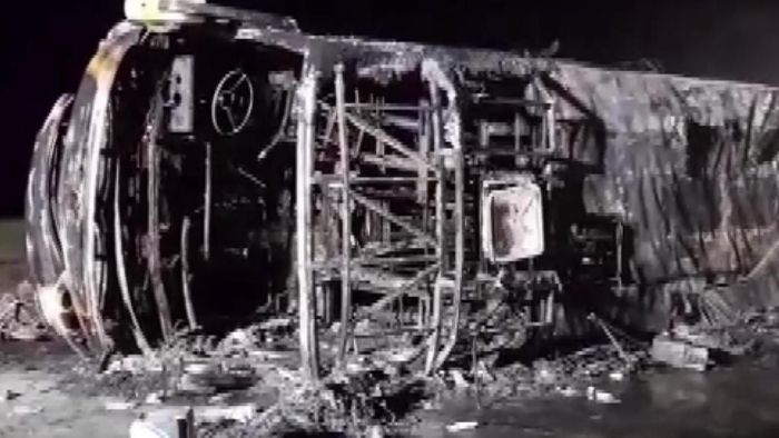 26 people charred to death as bus catches fire on Maharashtra expressway