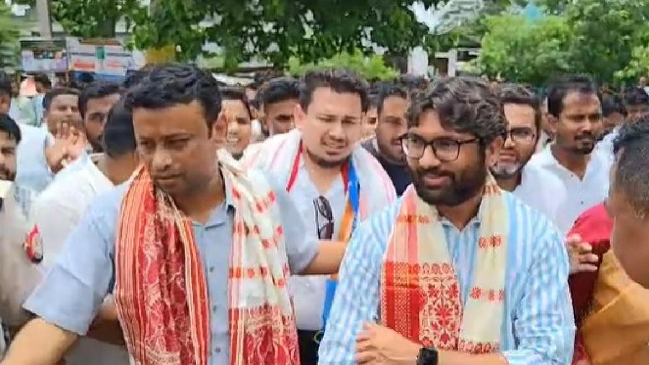 Assam: Gujarat MLA Jignesh Mevani appears before Barpeta district court in molestation case Assam: Gujarat MLA Jignesh Mevani appears before Barpeta district court in molestation case