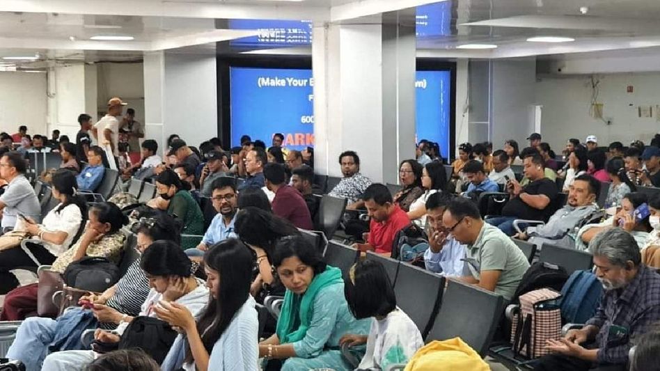 Meiteis leaving Mizoram amid safety concerns after ex-insurgent group's statement Meiteis leaving Mizoram amid safety concerns after ex-insurgent group's statement