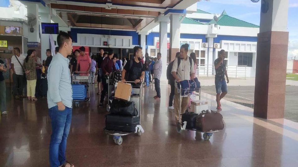 Manipur: Over 60 Meiteis return back to state from Mizoram today Manipur: Over 60 Meiteis return back to state from Mizoram today