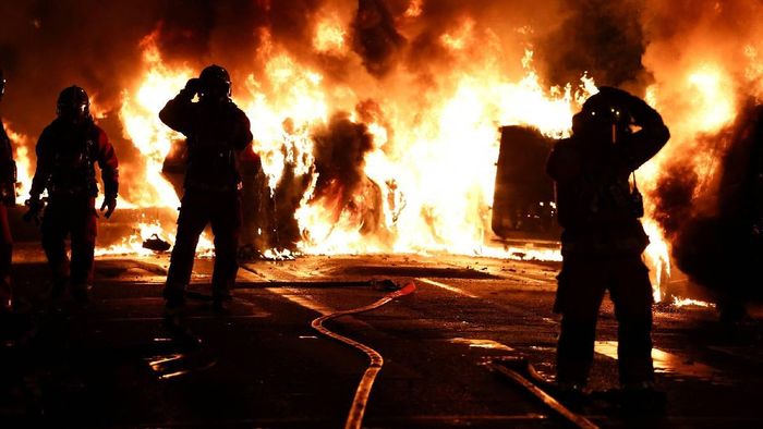 Protests sweep France after a youth was shot dead by the police