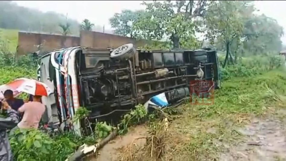 Assam: Atleast 40 passengers injured after bus hits tree on NH-17 in Dhubri Assam: Atleast 40 passengers injured after bus hits tree on NH-17 in Dhubri