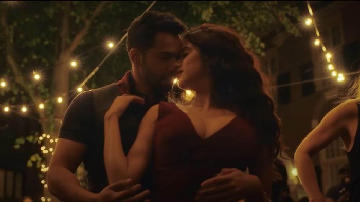 'Tumhe Kitna Pyar Karte' song out!