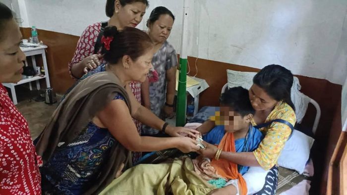 Tribal officer helps victims in Manipur