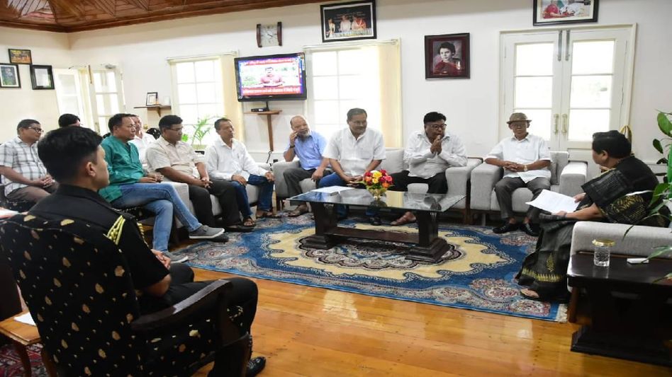 Manipur: 10 political parties meet Governor Anusuiya Uikey seeking ways to solve crisis in state Manipur: 10 political parties meet Governor Anusuiya Uikey seeking ways to solve crisis in state