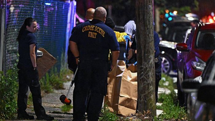 Philadelphia shooting rampage leaves 5 dead, including teen; suspect in custody