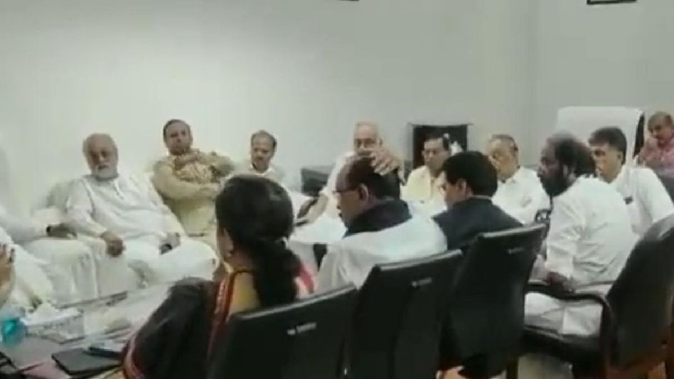 Manipur violence: Oppn leaders meeting concludes, MPs decide to continue pressing for PM's statement Manipur violence: Oppn leaders meeting concludes, MPs decide to continue pressing for PM's statement