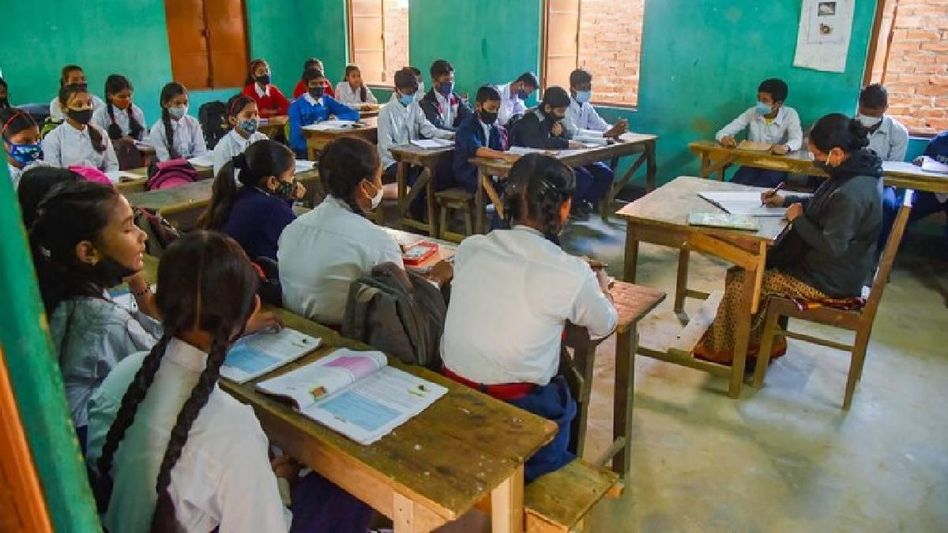 Arunachal: Itanagar Administration order closure of schools following outbreak of conjunctivitis, 173 students affected Arunachal: Itanagar Administration order closure of schools following outbreak of conjunctivitis, 173 students affected