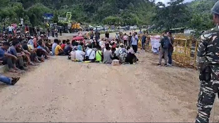 Indigenous Students' Forum demands compensations to affected villagers by NHAI
