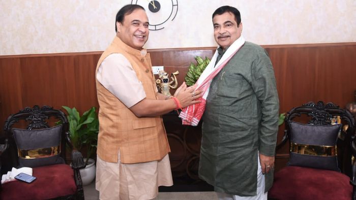 Himanta Biswa Sarma meets Nitin Gadkari