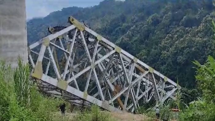 Railway bridge collapsed in Mizoram