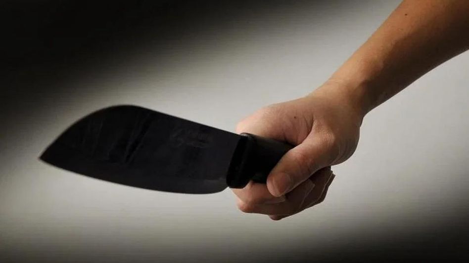 Assam: Woman attempts to kill man with sharp weapon in Guwahati Assam: Woman attempts to kill man with sharp weapon in Guwahati
