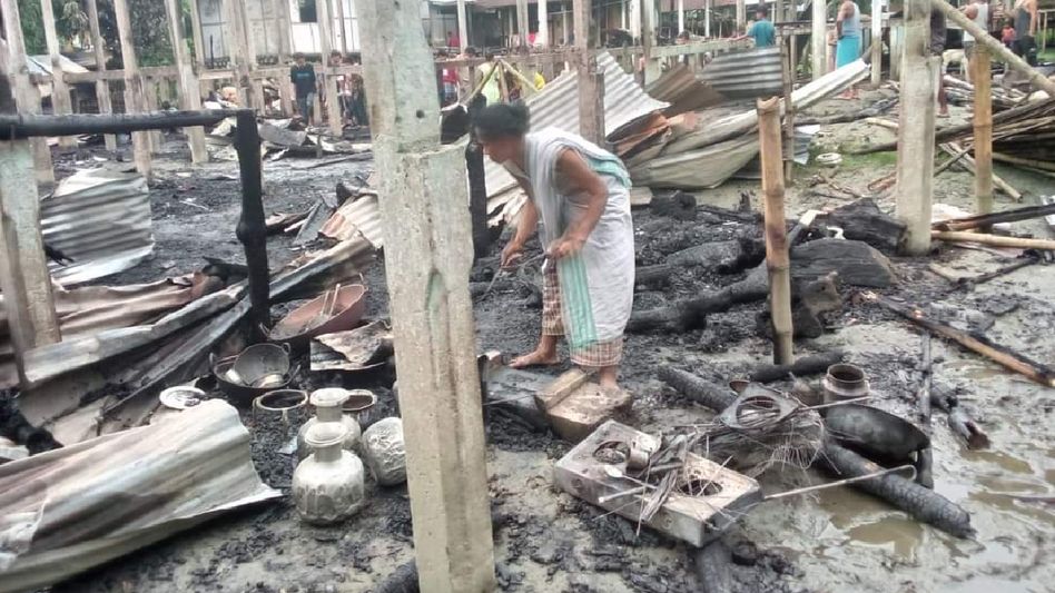 Assam: Major fire engulfs five houses in Majuli, no casualties reported Assam: Major fire engulfs five houses in Majuli, no casualties reported