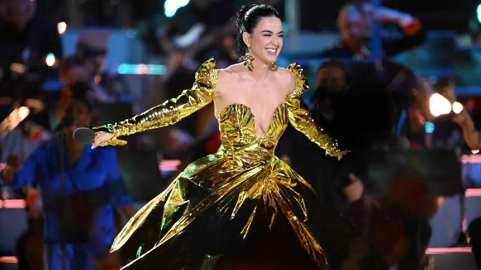 Katy Perry plans to come back with a powerful new song amidst legal battle of USD 15 million Katy Perry plans to come back with a powerful new song amidst legal battle of USD 15 million