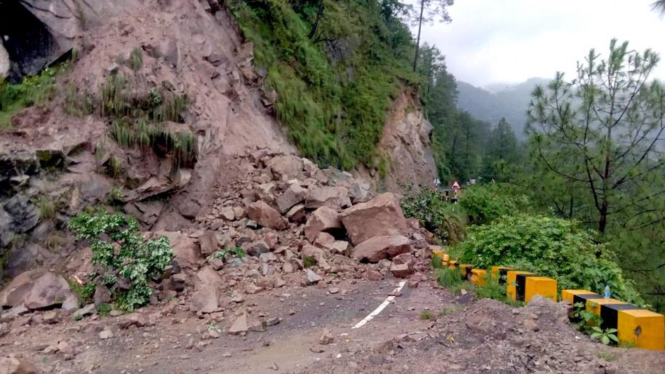 Uttarakhand: 1 dead, 4 feared trapped under debris after a landslide in Pauri Uttarakhand: 1 dead, 4 feared trapped under debris after a landslide in Pauri