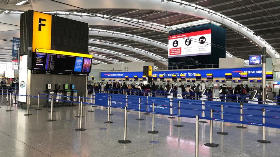 UK: Airspace shut, planes grounded from flying due to technical error UK: Airspace shut, planes grounded from flying due to technical error