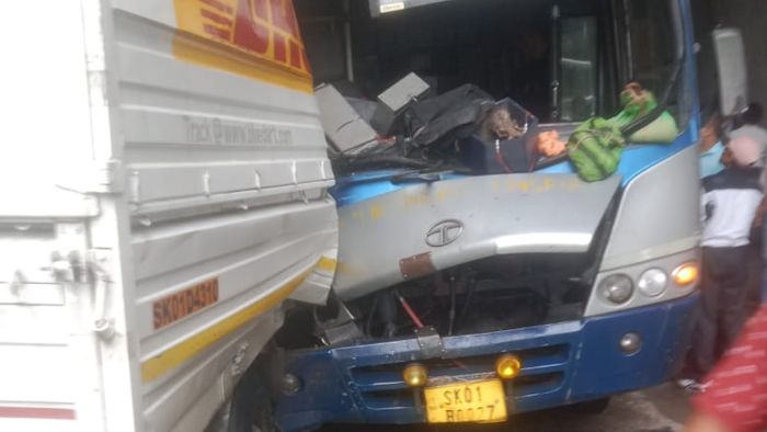Several injured after commercial vehicle hits state transport bus at Topakhani tunnel