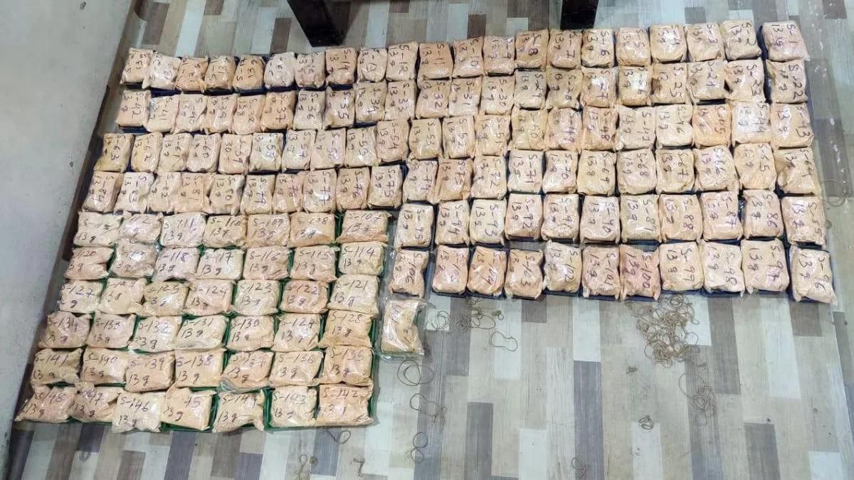 Mizoram: Over 3 kg heroin seized, 4 persons from Assam arrested Mizoram: Over 3 kg heroin seized, 4 persons from Assam arrested