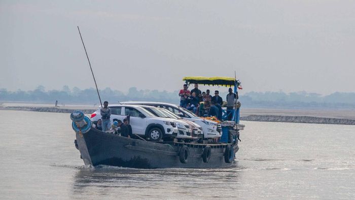 Assam: Ferry carrying 63 passengers stranded in Majuli