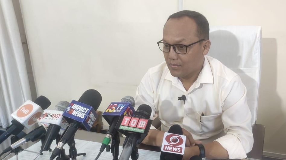 Manipur Congress criticizes ruling MLAs' trip to Delhi amidst crisis Manipur Congress criticizes ruling MLAs' trip to Delhi amidst crisis
