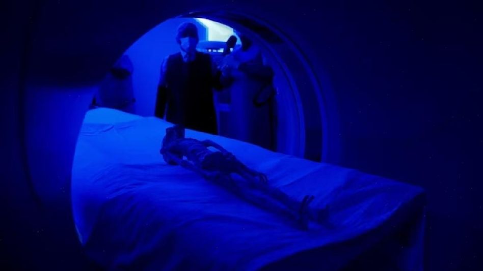 Mexican doctors probe 'alive' and enigmatic 'Alien' bodies in astonishing discovery Mexican doctors probe 'alive' and enigmatic 'Alien' bodies in astonishing discovery