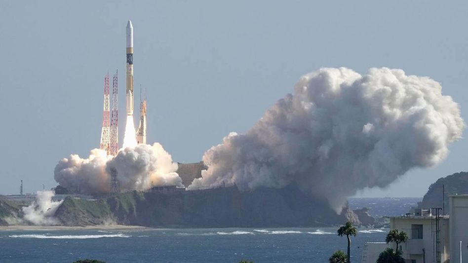 Japan launches 'Moon Sniper' lunar lander, hopes to become 5th nation to land on Moon Japan launches 'Moon Sniper' lunar lander, hopes to become 5th nation to land on Moon