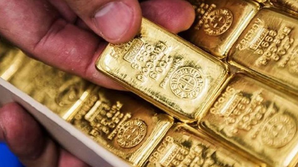 Assam: Police, STF foils interstate gold smuggling bid, 4 including one woman held at Jorabat Assam: Police, STF foils interstate gold smuggling bid, 4 including one woman held at Jorabat