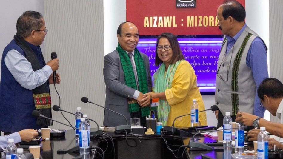 Manipur violence: Six Kuki MLAs, civil society groups meet Mizoram CM Manipur violence: Six Kuki MLAs, civil society groups meet Mizoram CM