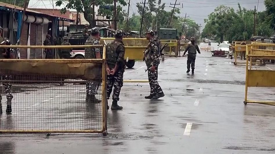 Manipur violence: 5 killed, 18 injured in last 72 hours amid continuous gunbattle between Kukis and Meiteis Manipur violence: 5 killed, 18 injured in last 72 hours amid continuous gunbattle between Kukis and Meiteis