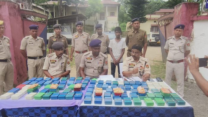 Assam Man held in Tripura with Heroin of Rs 10 crore