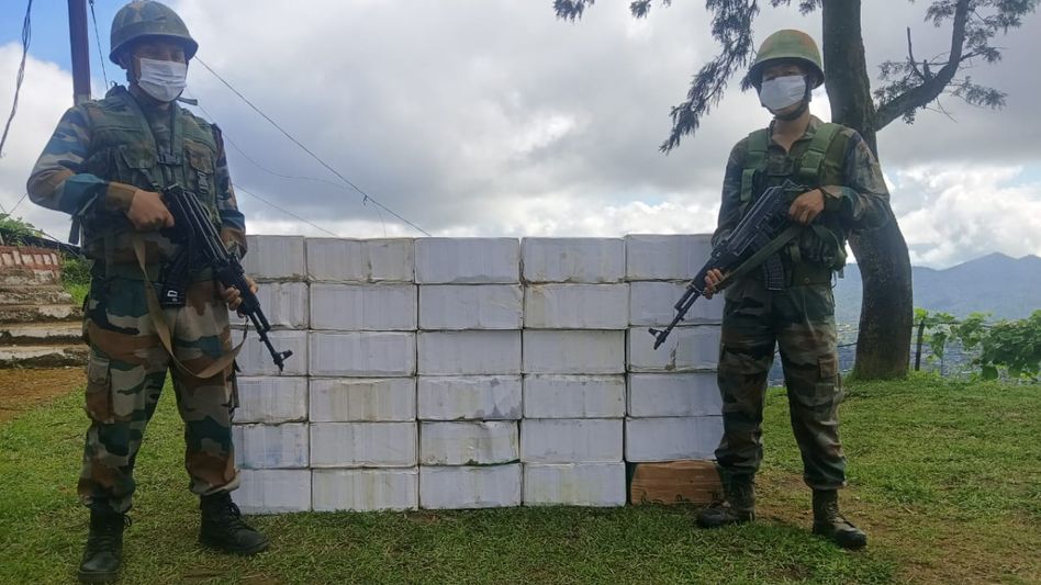 Mizoram: Assam Rifles seize foreign-origin liquors worth Rs 1.8 lakh Mizoram: Assam Rifles seize foreign-origin liquors worth Rs 1.8 lakh