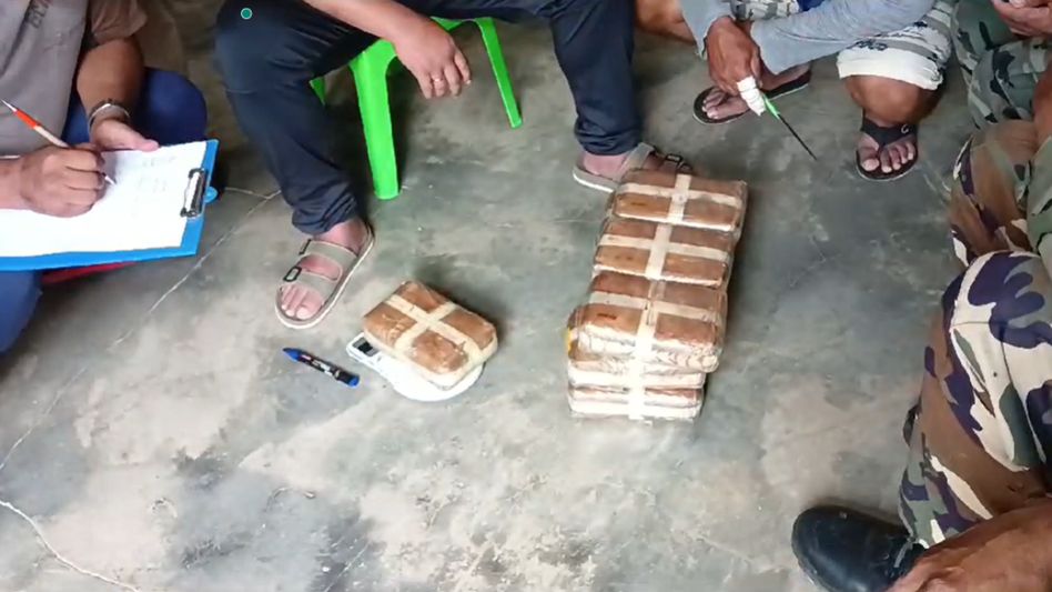 Mizoram: Assam Rifles seizes drugs worth Rs 30 crore, one Myanmar national arrested Mizoram: Assam Rifles seizes drugs worth Rs 30 crore, one Myanmar national arrested